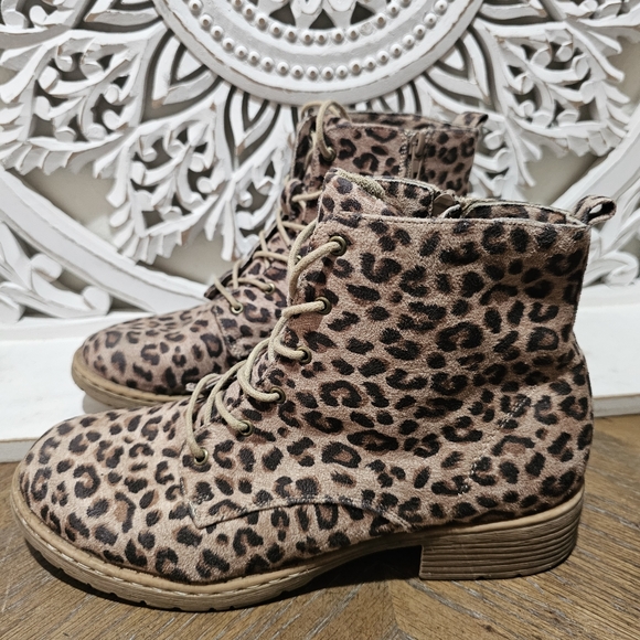 Very G Leopard Print Ankle Lace Up & Inner Zipper Boots Womans 8.5 - Picture 3 of 6